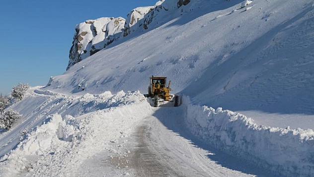 YÜKSEK KESİMLERDE KARLA MÜCADELE ÇALIŞMASI