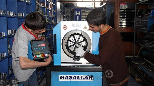 23 NİSAN'IN ÇALIŞAN ÇOCUKLARI