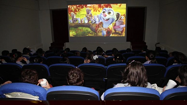 ELAZIĞ  BELEDİYESİ  MİNİ GÖSTERİ MERKEZİ PERDELERİNİ AÇTI