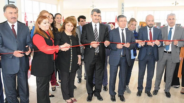 ÖĞRENCİLERİN EL EMEĞİ ÜRÜNLERİ SERGİLENDİ