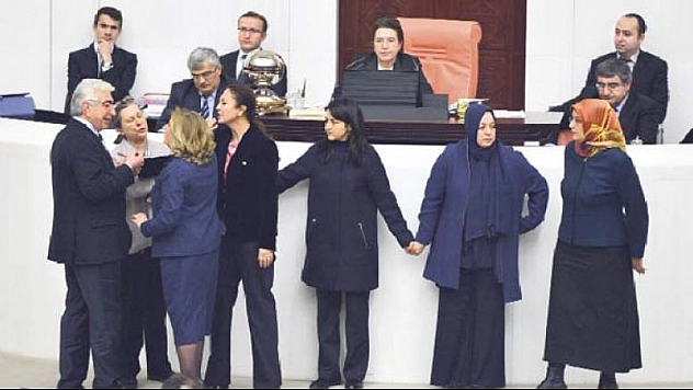 VARAN 4:CHP, MHP ve HDP engellemede birleşti