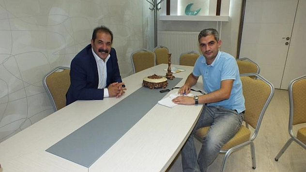 Ekmeğimizi Bölüşürüz Ama  Geleceğimizi Asla !