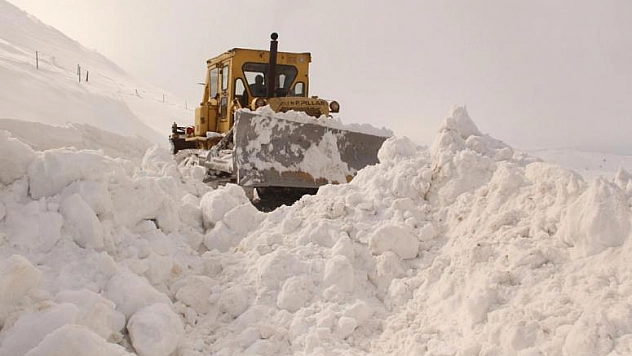ELAZIĞ'DA KAPALI KÖY YOLLARININ 520'Sİ AÇILDI