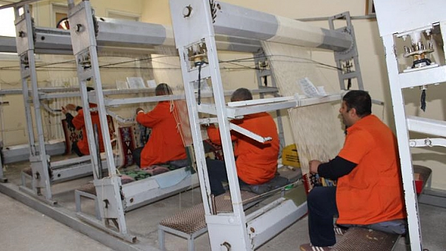 KADER MAHKUMLARI TOPLUMA KAZANDIRILIYOR