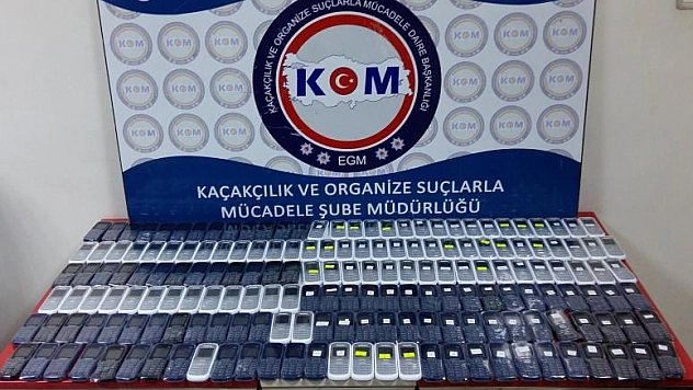 ELAZIĞ'DA 180 ADET GÜMRÜK KAÇAĞI CEP TELEFONU ELE GEÇİRİLDİ