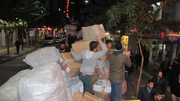 ELAZIĞ'DAN TÜRKMENLERE 1 TIR YARDIM