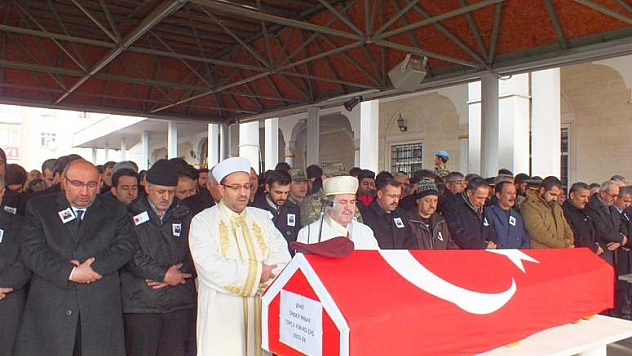 Elazığ,  Bordo Bereli Şehidini Uğurladı 