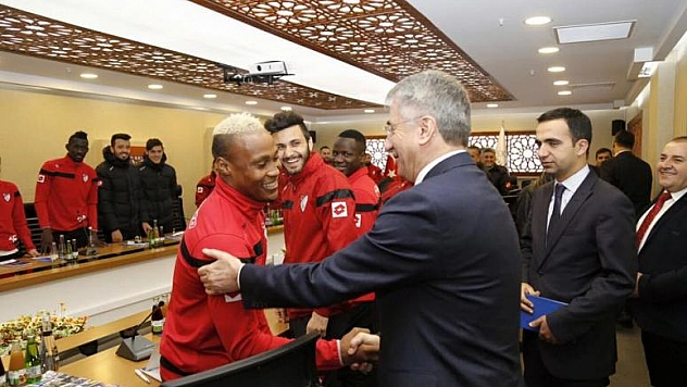 'ELAZIĞSPOR'UMUZUN HER ZAMAN YANINDAYIZ'