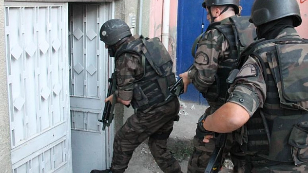 TORBACILARA ÖZEL HAREKATLI BASKIN: 11 GÖZALTI