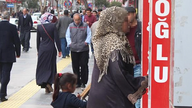 ELAZIĞ'DA DİLENCİLER 1 TL'Yİ BİLE KABUL ETMİYOR!