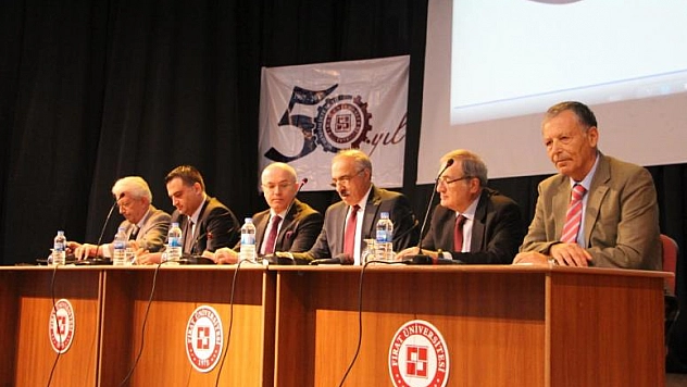 'MÜHENDİSLİK ÖĞRETİMİNDE KALİTE' KONULU PANEL DÜZENLENDİ