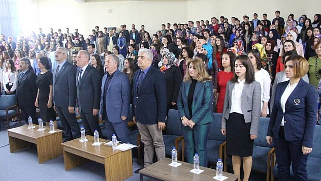 HEMŞİRELİK SEMPOZYUMU DÜZENLENDİ