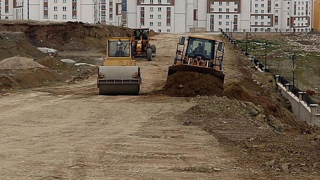 FEN İŞLERİ EKİPLERİ ÇALIŞMALARINI SÜRDÜRÜYOR