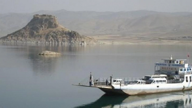 PERTEK-ELAZIĞ  FERİBOT SEFERLERİ YENİDEN DÜZENLENDİ