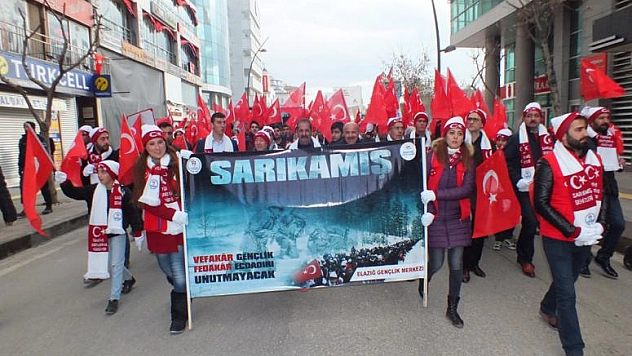 Gençlik,  Sarıkamış'ta Şehit Olan  Ecdadı İçin Yürüdü ! 