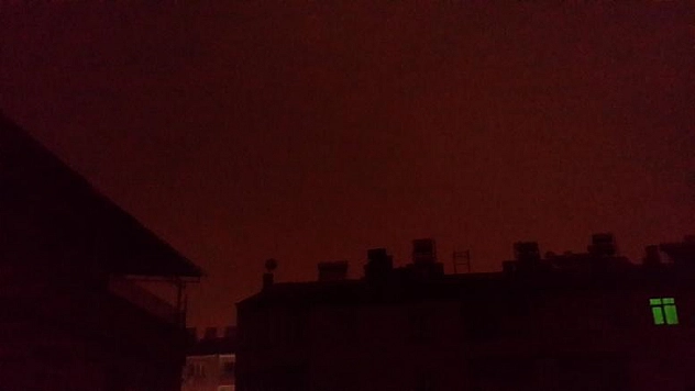 ELAZIĞ'DA GÖKYÜZÜ KIZILA BOYANDI!