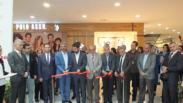 Güzel Sanatlar Öğrencileri 15 Temmuz Konulu Resim Sergisi Açtı 