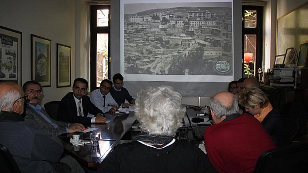 HARPUT, ÇEKÜL VAKFI'NDA MASAYA YATIRILDI