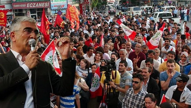 HDP ELAZIĞ'DA KUTLAMA YAPTI