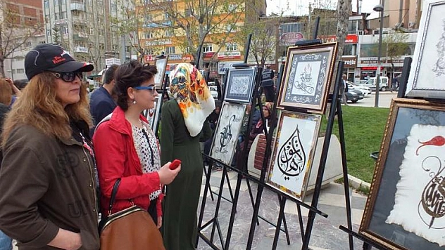 Hüsn'ü hat Sergisi Açıldı 