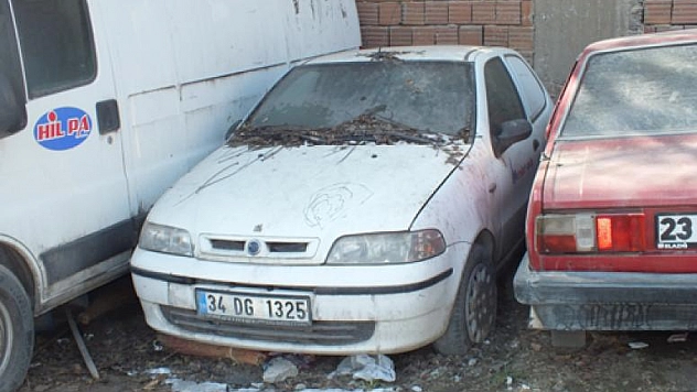 İCRALIK ARAÇLAR ÇÜRÜYOR