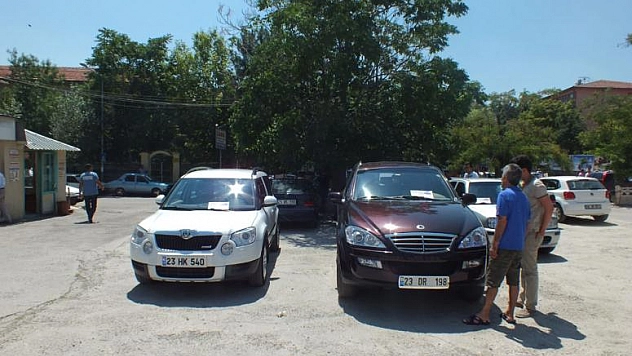 İkinci El Oto Pazarında Hareketlenme Yaşanıyor