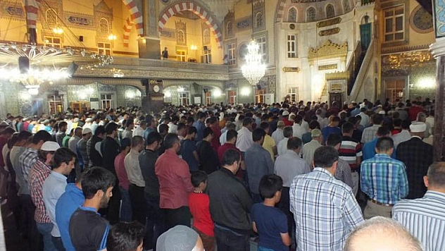 İlk Teravih Namazında Camiler Doldu Taştı !