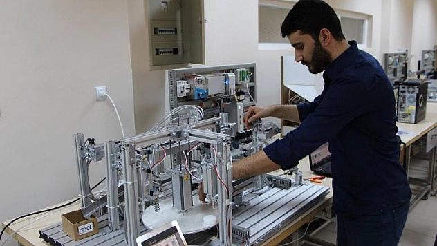 İnsansız Fabrika Otomasyonu Geliştirildi