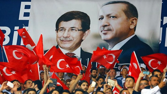 AK PARTİ'DE DEĞİŞİM RÜZGÂRI