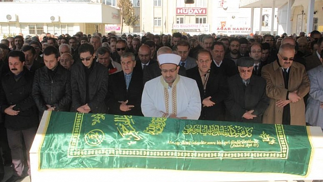 ZİYA ÇARSANCAKLI  SON YOLCULUĞUNA UĞURLANDI