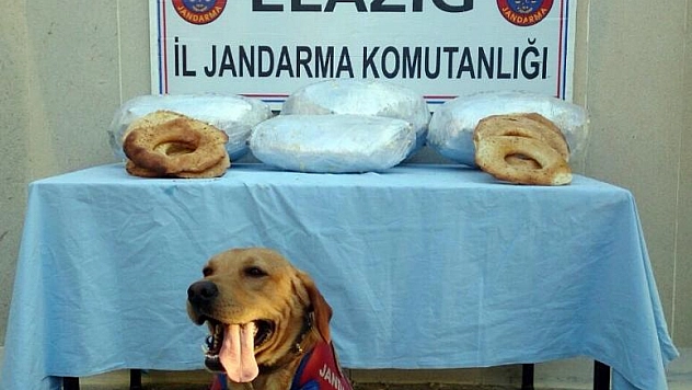 SİMİTLERİN ALTINDAKİ ESRAR JANDARMAYA TAKILDI