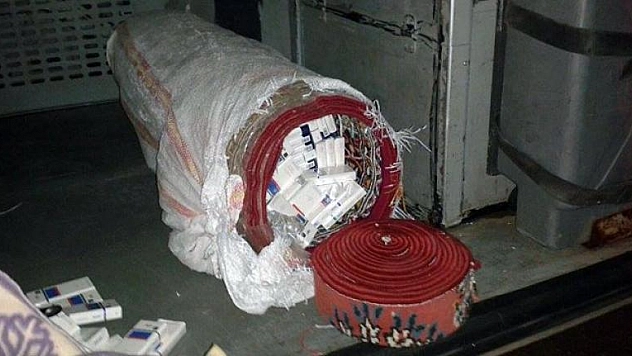 3 BİN 500 PAKET KAÇAK SİGARA ELE GEÇİRİLDİ!