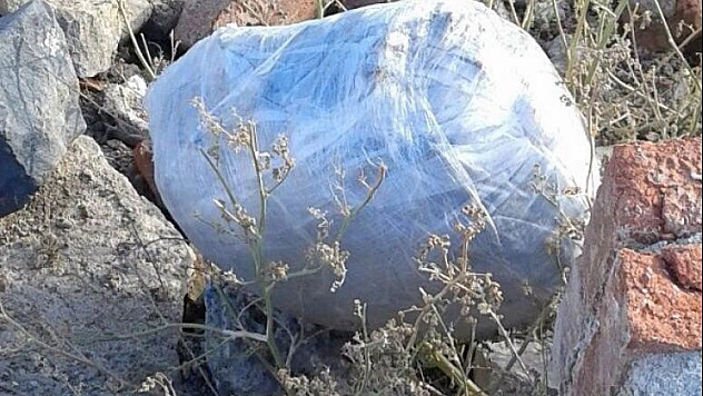 JANDARMA ÇÖPLÜKTE 3 GÜN PUSUYA YATTI, ŞÜPHELİYİ ESRARLA YAKALADI