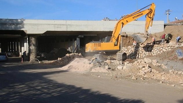 KIZILAY KÖPRÜSÜ HİZMETE AÇILIYOR