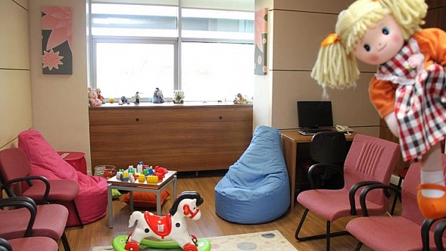 MAĞDUR KADIN VE ÇOCUKLAR İÇİN ÖZEL ODANIN KAPILARI AÇILIYOR