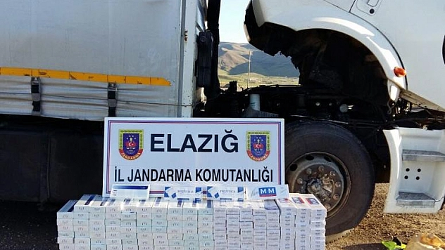 KAMYONUN TAVANINDAN 3 BİN PAKET KAÇAK SİGARA ÇIKTI