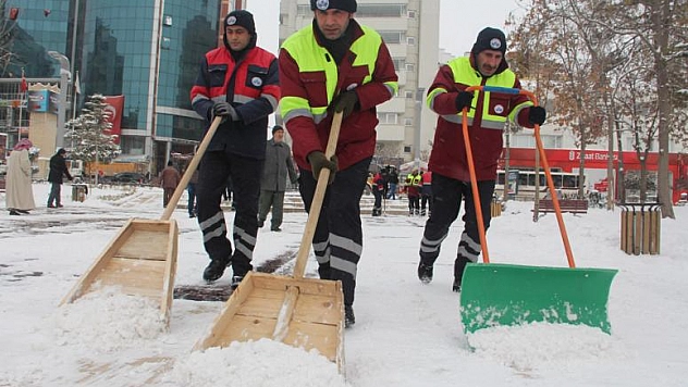 ELAZIĞ'DA KAR NEDENİYLE 503 KÖY YOLU ULAŞIMA KAPANDI