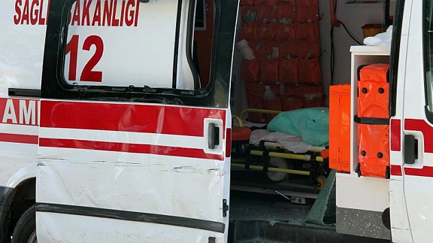 ELAZIĞ'DA AMBULANS İLE OTOBÜS ÇARPIŞTI