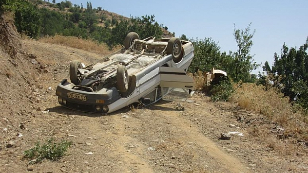 SİVRİCE'DE TRAFİK KAZASI: 1 YARALI