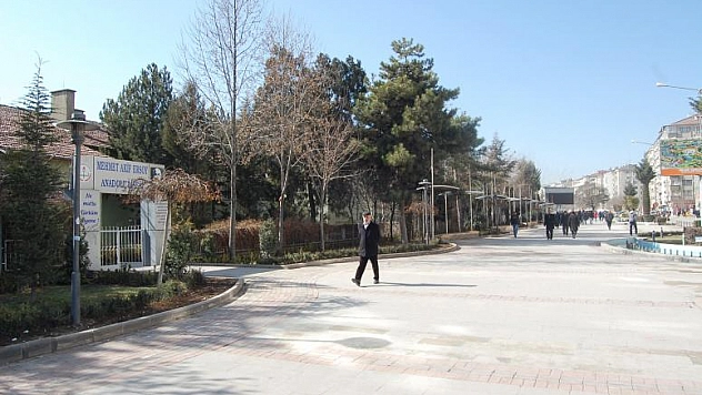 ELAZIĞLI VATANDAŞ KENT MEYDANI İÇİN SABIRSIZLANIYOR