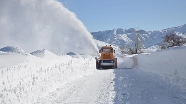 40 KÖY YOLU ULAŞIMA KAPALI