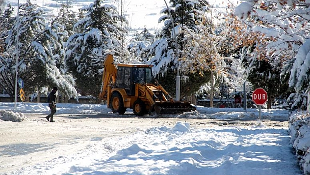 ELAZIĞ'DA 381 KÖY YOLU ULAŞIMA KAPANDI