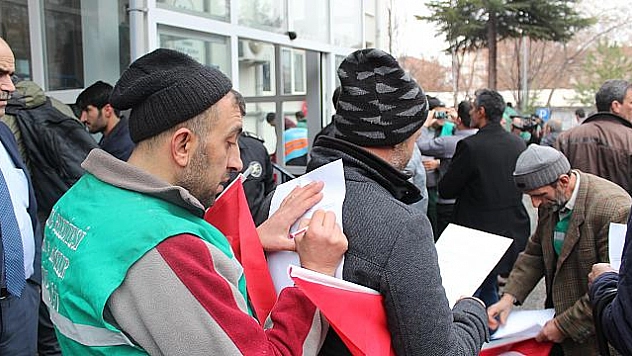 ELAZIĞ'DA 300 İŞÇİ   GÖNÜLLÜ ASKERLİK İÇİN BAŞVURU YAPTI 