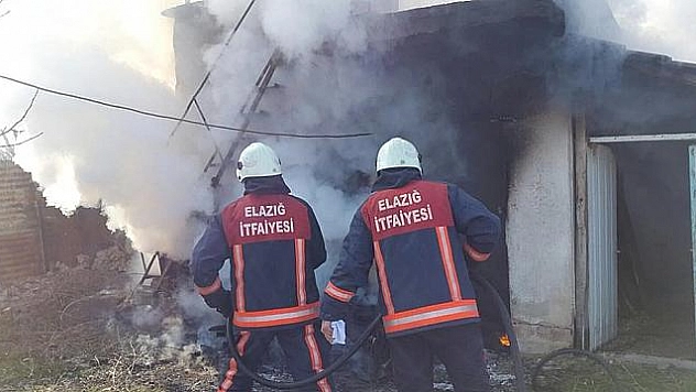 ELAZIĞ'DA EV YANGINI