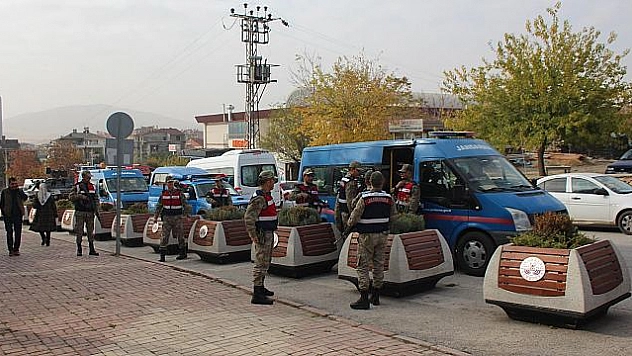 TÜRK BAYRAĞINDAN İĞRENEN FETÖ SANIKLARI