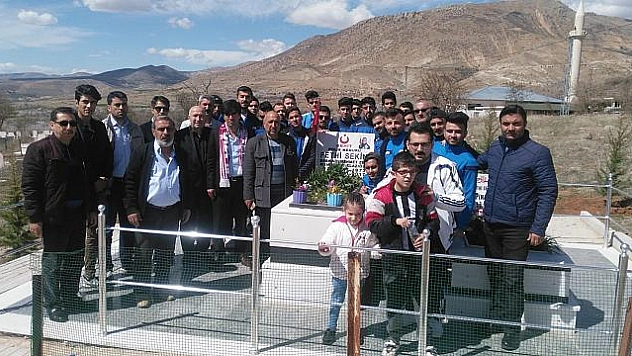 Abdullahpaşa'dan Sekin'in kabrine ziyaret