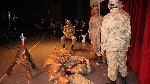 ÇANAKKALE ZAFERİ'NİN 103. YIL DÖNÜMÜ KUTLANDI 