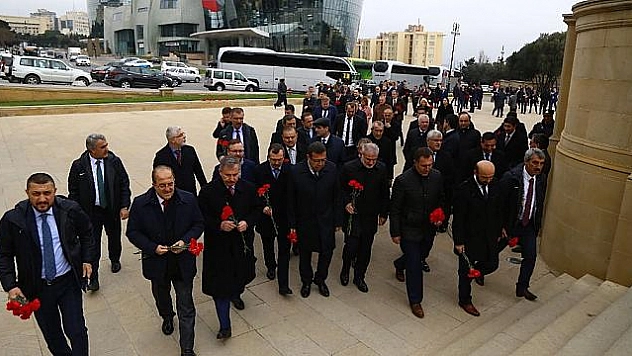 ŞUAY ALPAY AZERBAYCAN'A GİTTİ 