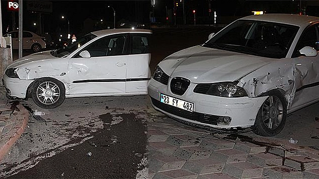 ELAZIĞ'DA TRAFİK KAZASI: 3 YARALI