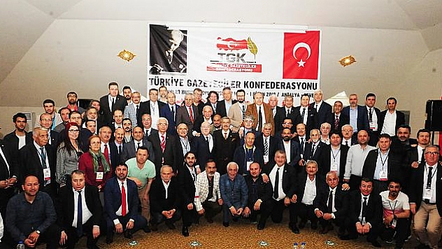 Gazeteciler sorunlarını Kemer'de konuştu